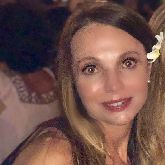 Meet your Posher, Laura - Picture 1 of 1